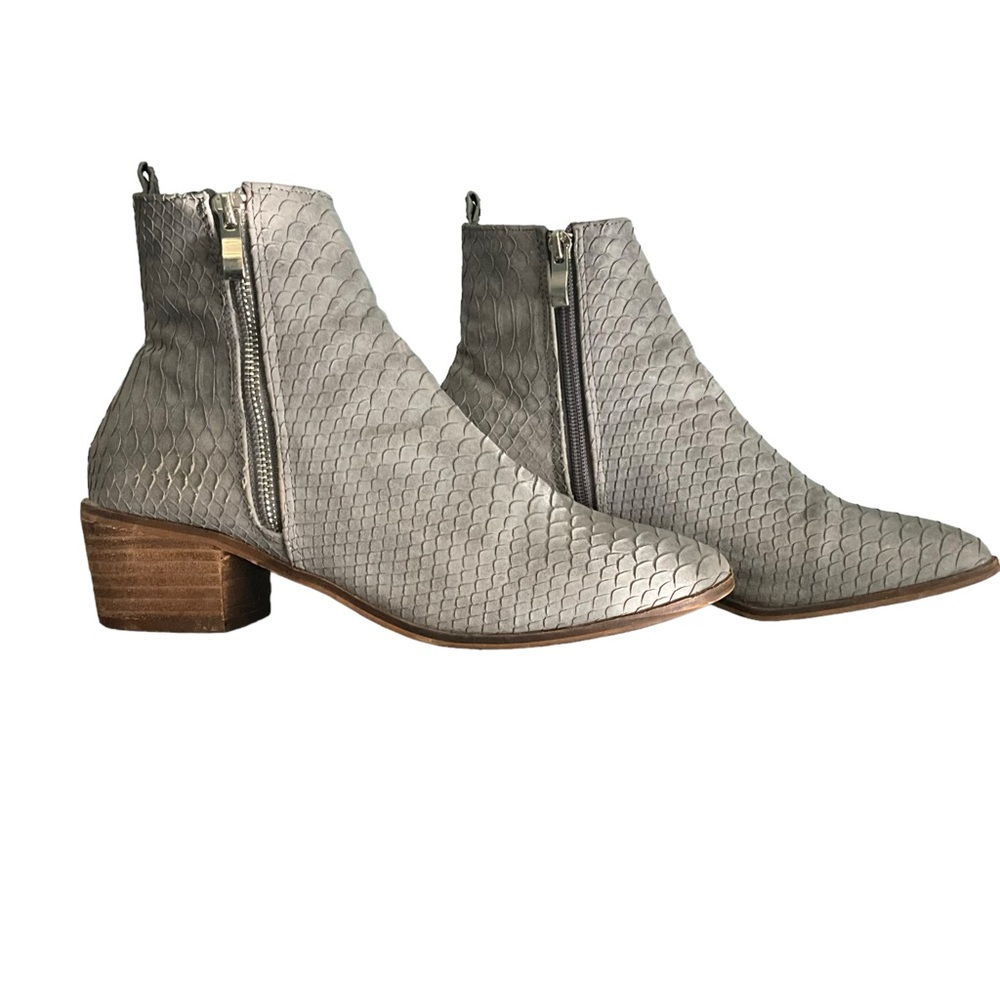 LAST CHANCE Catherine Malandrino Vegan Leather Snakeskin Double Zip Bootie - Picture 4 of 13